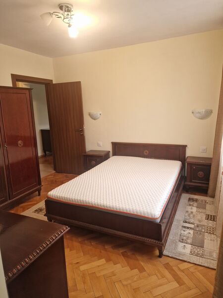 Dristor, Mall Park Lake, la 5 minute metrou